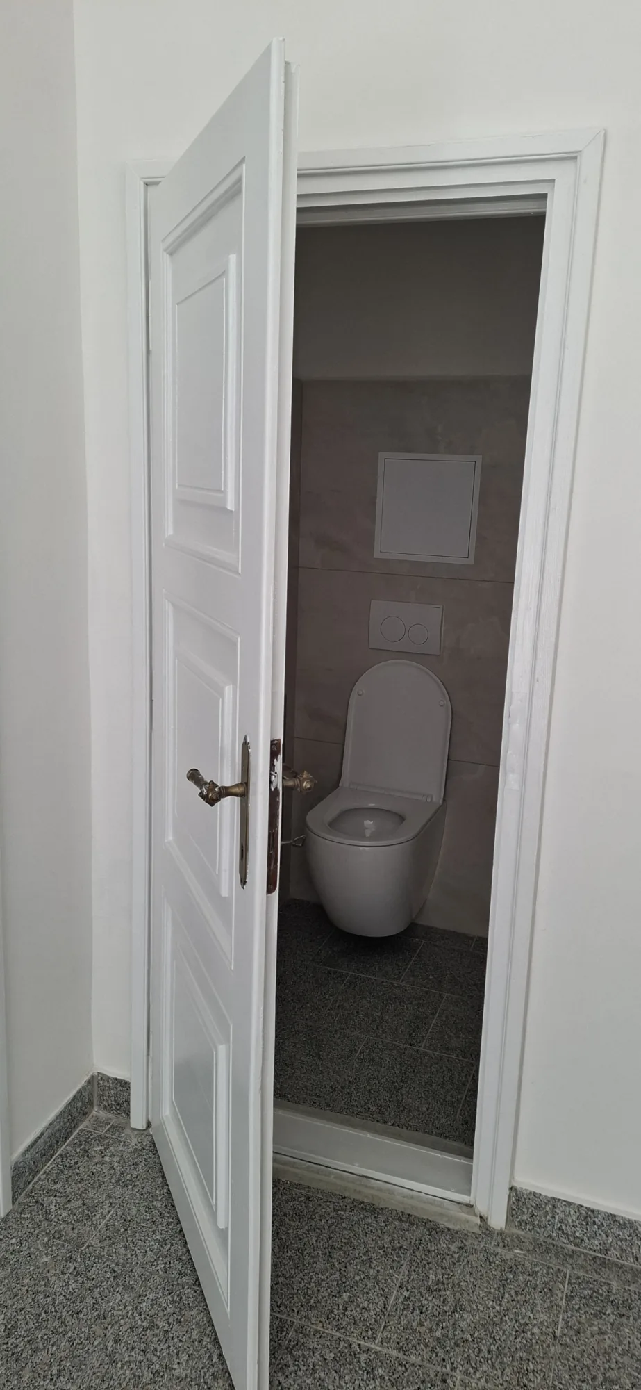 Radničné námestie 10 – 3 izbový byt 92 m² – fotka 3
